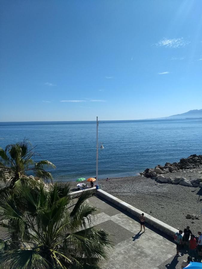 Apartments-Oilan11 - Estudios En Primera Linea De Playa Pedregalejo Μάλαγα Εξωτερικό φωτογραφία